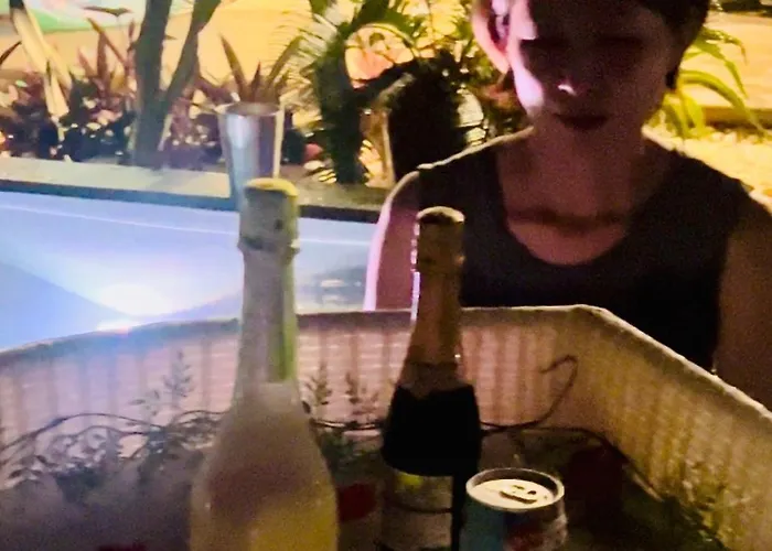 Umioto ウミオト 夫婦 カップル 女性一人旅に大人気のナイトプール付き ゲストハウス 宮古島